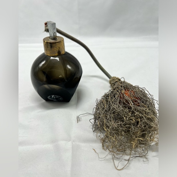 Gorgeous Art Deco Vintage Glass Perfume Bottles with Atomizer empty - Picture 4 of 7